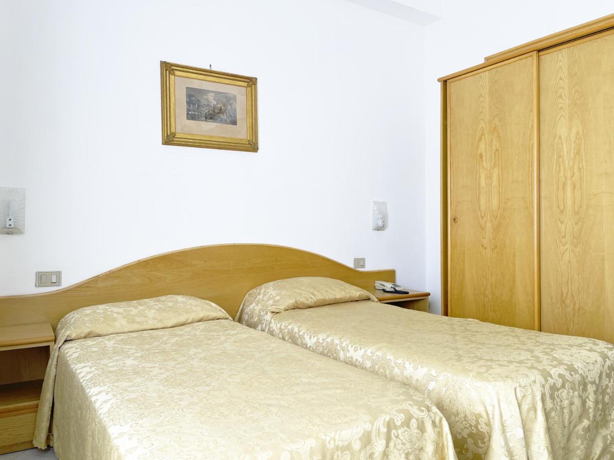 Hotel Reginella SantʼAgata sui Due Golfi Zewnętrze zdjęcie