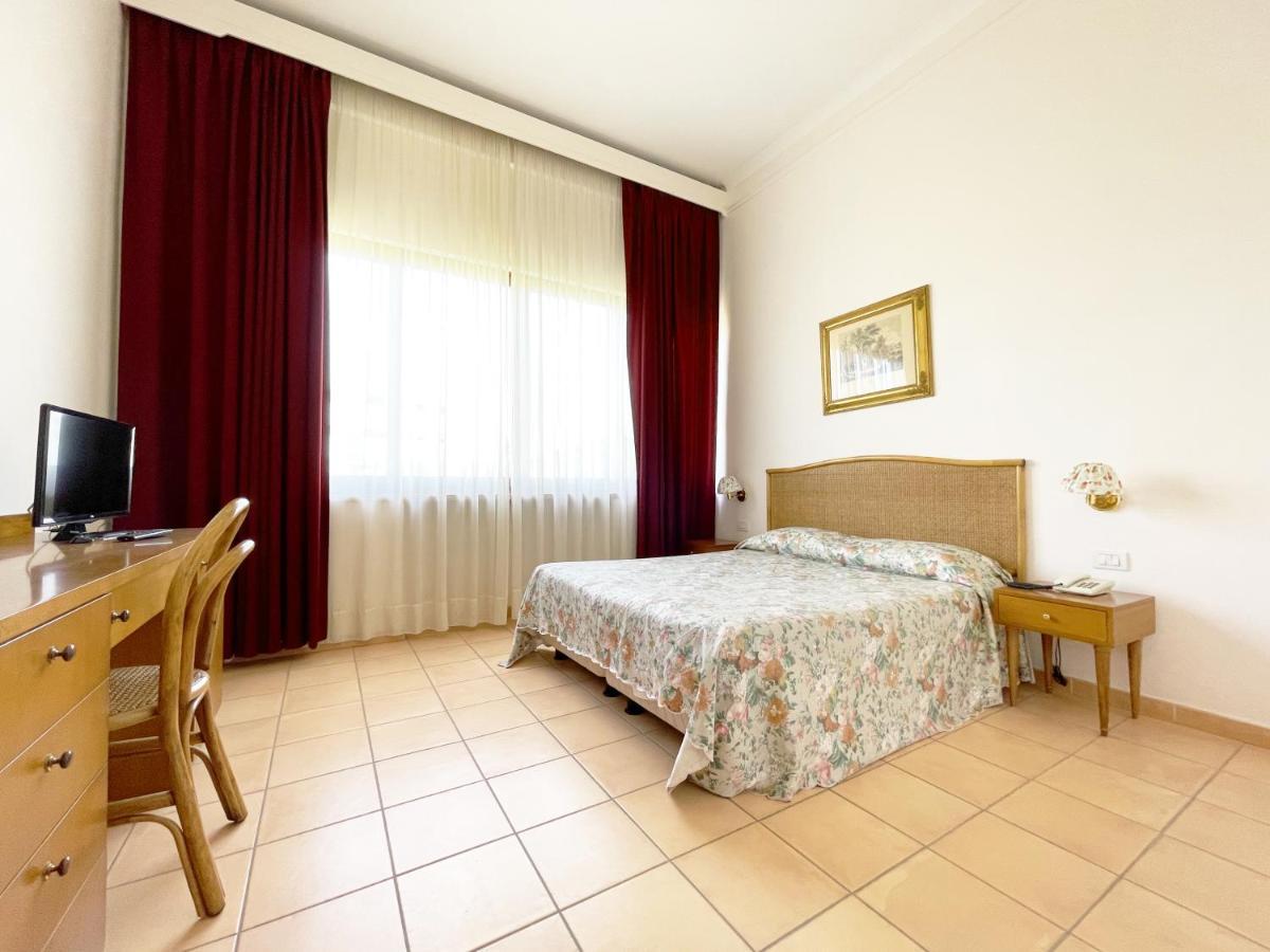 Hotel Reginella SantʼAgata sui Due Golfi Zewnętrze zdjęcie