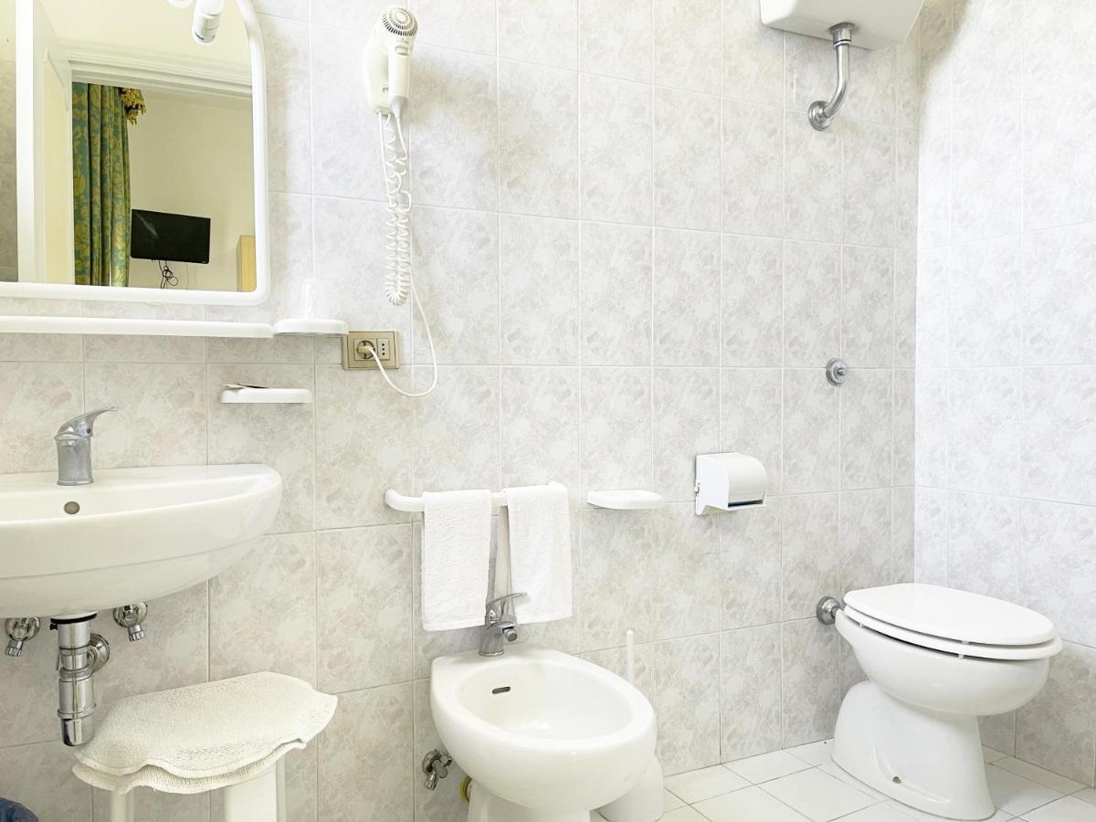 Hotel Reginella SantʼAgata sui Due Golfi Zewnętrze zdjęcie