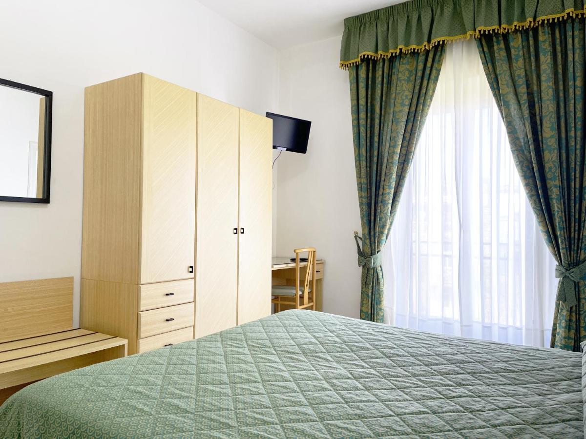 Hotel Reginella SantʼAgata sui Due Golfi Zewnętrze zdjęcie