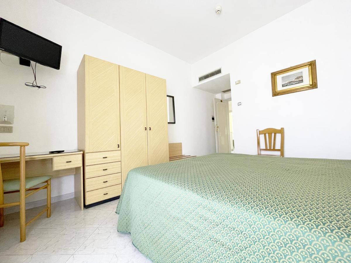 Hotel Reginella SantʼAgata sui Due Golfi Zewnętrze zdjęcie