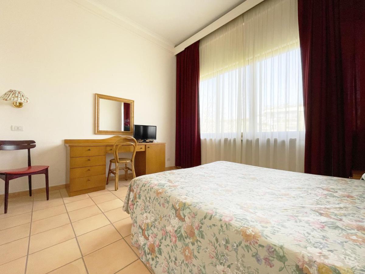 Hotel Reginella SantʼAgata sui Due Golfi Zewnętrze zdjęcie