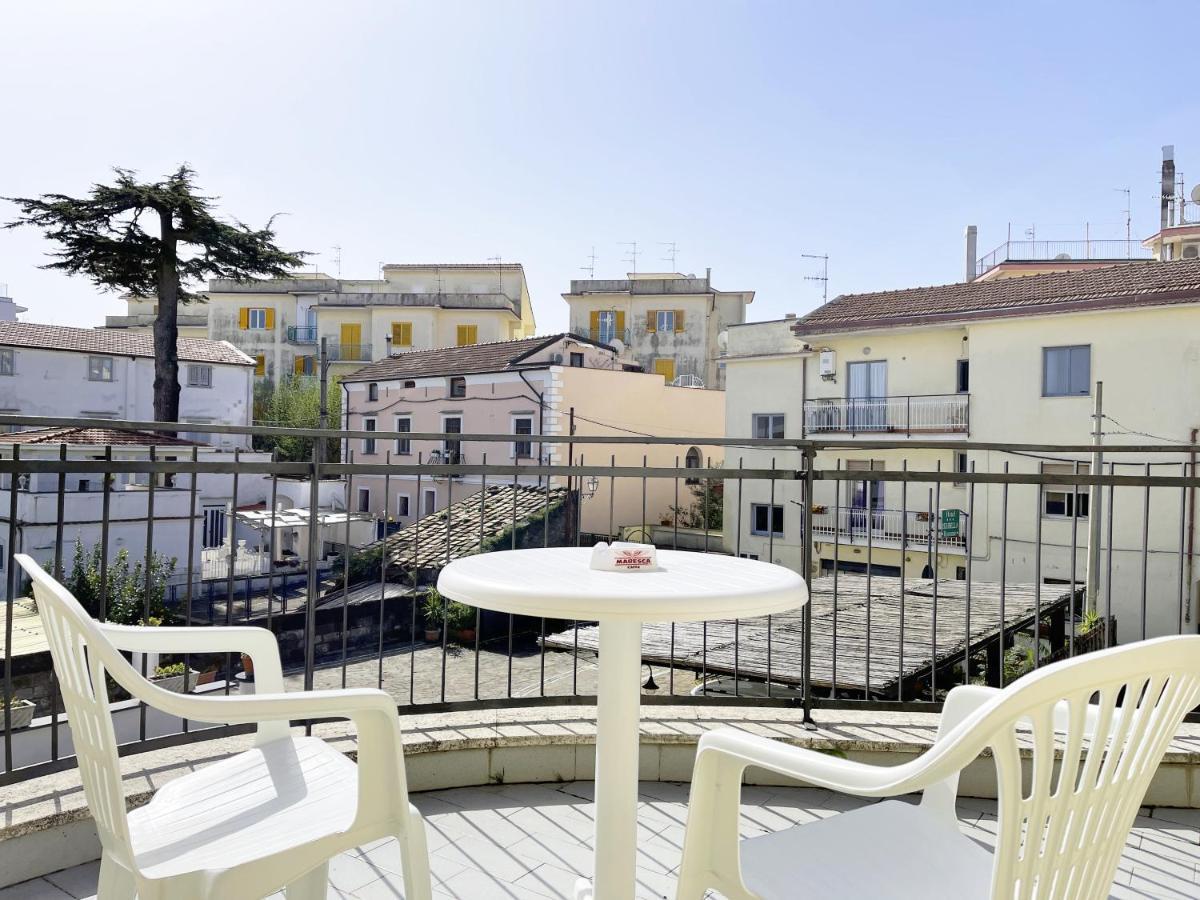 Hotel Reginella SantʼAgata sui Due Golfi Zewnętrze zdjęcie