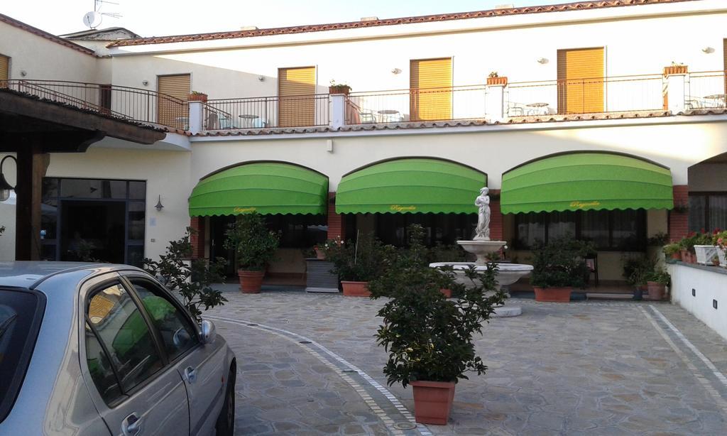 Hotel Reginella SantʼAgata sui Due Golfi Zewnętrze zdjęcie
