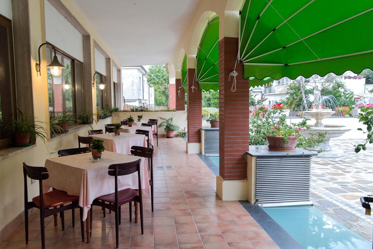 Hotel Reginella SantʼAgata sui Due Golfi Zewnętrze zdjęcie